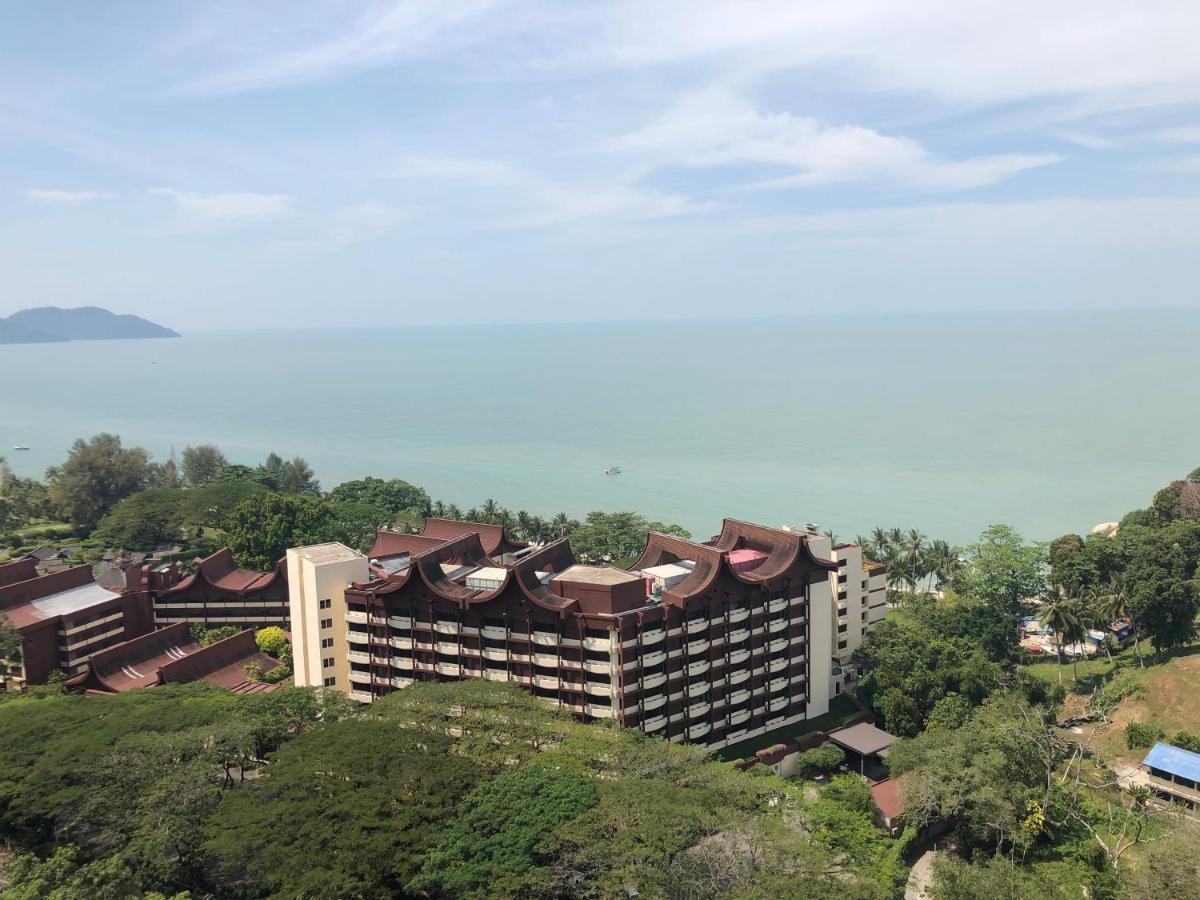 Susie'S Resort Seaview Suites At Sri Sayang Batu Ferringhi Exterior photo